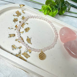 Herzlicht – Rosenquarz-Armband mit vergoldetem Blume des Lebens Charm