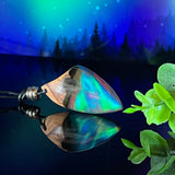 Aurora Spirit – Harz-Holz Anhänger mit Farbspiel Unikat