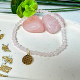 Herzlicht – Rosenquarz-Armband mit vergoldetem Blume des Lebens Charm