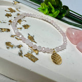 Herzlicht – Rosenquarz-Armband mit vergoldetem Blume des Lebens Charm