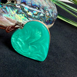 Herzanhänger aus Olivenholz & Paua-Muschel – Aquamarin Harz