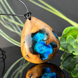 Großer Holz Harz Anhänger in blau und weiß ,Geschenkidee, Epoxidharz,Maserholz, Jahrestag Geschenk,für Sie und Ihn,Geburtstag,Unikat Schmuck