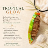 Handgefertigte Halskette „Tropical Glow“ mit Surfbrett Anhänger aus Rebholz und fluoreszierendem Epoxidharz in Grün, Orange und Türkis, maritimer Unisex Schmuck mit Lederkette, leuchtet unter Schwarzlicht, einzigartiges Sommer Unikat.
