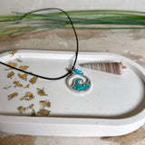 Wave Harmony – Wellenanhänger aus Edelstahl mit Türkis