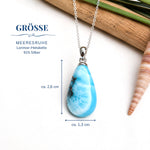Größenbild MEERESRUHE – Larimar-Halskette aus 925 Silber mit echtem Larimar Tropfen-Anhänger, ca. 2,6 x 1,3 cm, handgefertigter maritimer Naturstein-Schmuck mit seltenem Blau der Karibik.