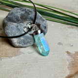 Aqua Aura Rohkristall Anhänger mit Lederkette | 925 Silber