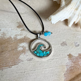 Wave Harmony – Wellenanhänger aus Edelstahl mit Türkis