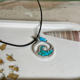 Wave Harmony – Wellenanhänger aus Edelstahl mit Türkis