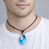 Hei-Matau Anhänger im Maori-Stil aus Maserholz & Harz | Unikat