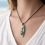 Surfbrett-Anhänger aus Maserholz & Harz in Lagunenoptik