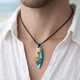 Surfbrett-Anhänger aus Maserholz & Harz in Lagunenoptik