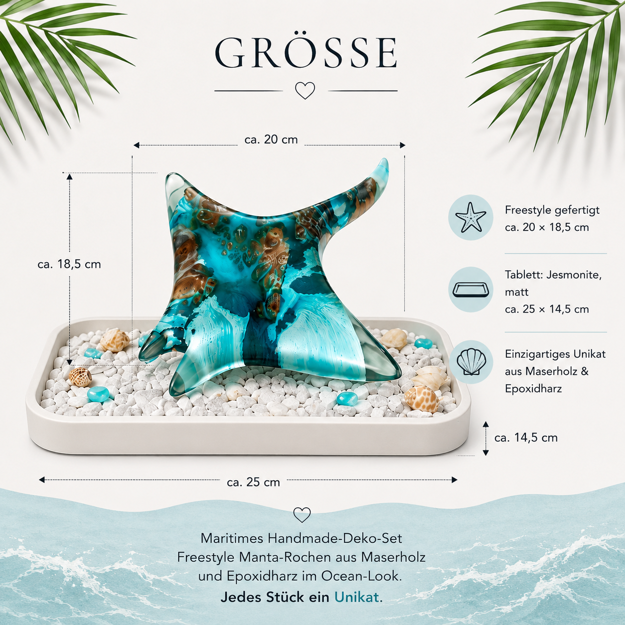 Größenbild eines maritimen Handmade-Deko-Sets mit Freestyle Manta-Rochen aus Maserholz und türkisblauem Epoxidharz auf mattem Jesmonite-Tablett, ca. 20 × 18,5 cm, Tablett ca. 25 × 14,5 cm, handgefertigtes Unikat im Ocean-Look.